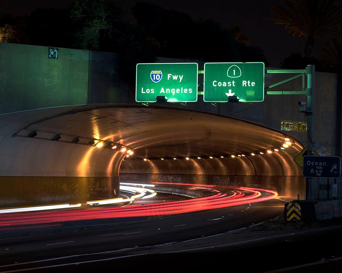 Santa Monica looks to cap Interstate 10 in new downtown plan. (Steve lyon/Wikimedia)
