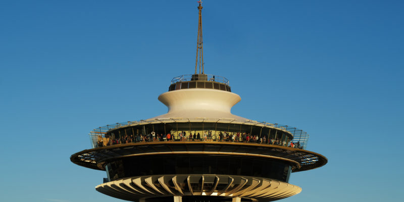 西雅图太空针塔翻新后的照片