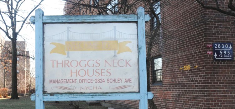 NYCHA的Throggs Neck house的标志照片