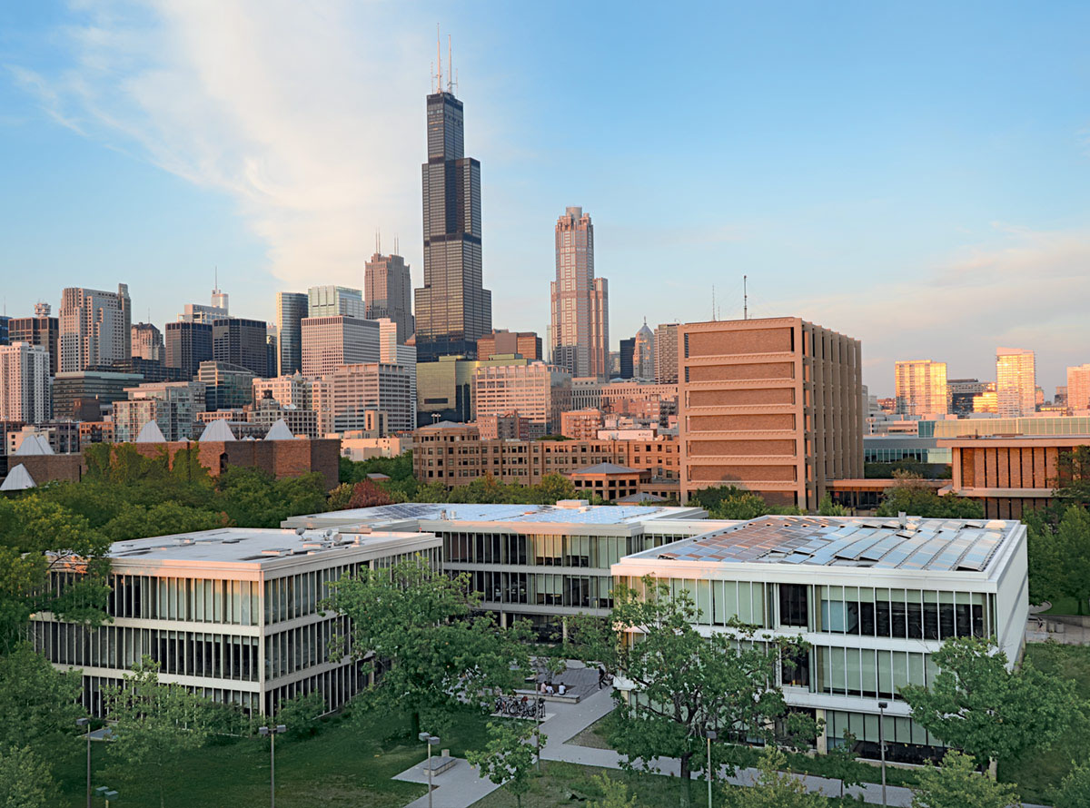 伊利诺伊大学芝加哥分校道格拉斯·霍尔的照片