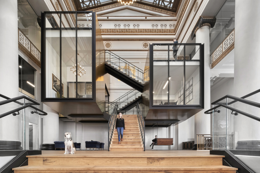 ZGF建筑事务所设计的Expensify波特兰办公室的内部照片