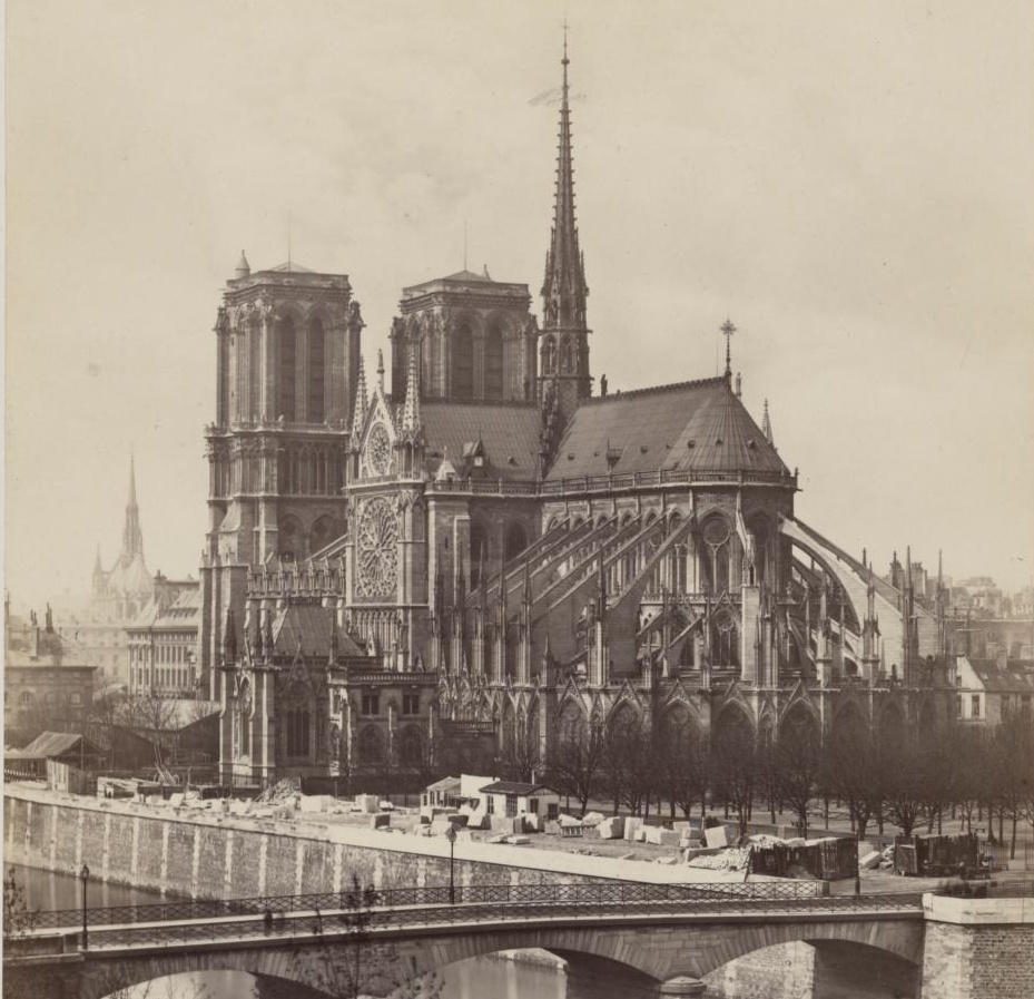 旧照片的巴黎圣母院在深褐色的色调