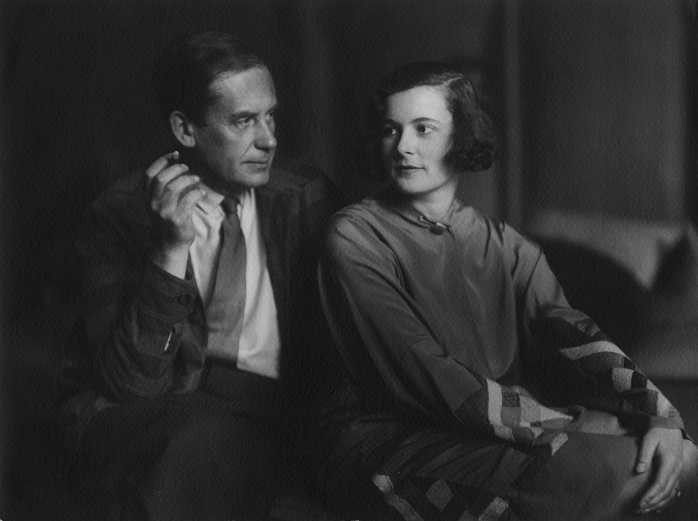 沃尔特·格罗皮乌斯和妻子的黑白照片