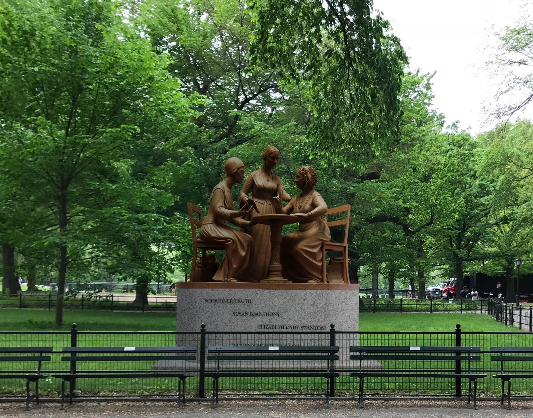 梅雷迪思·伯格曼(Meredith Bergmann)为中央公园的女性雕像设计的效果图