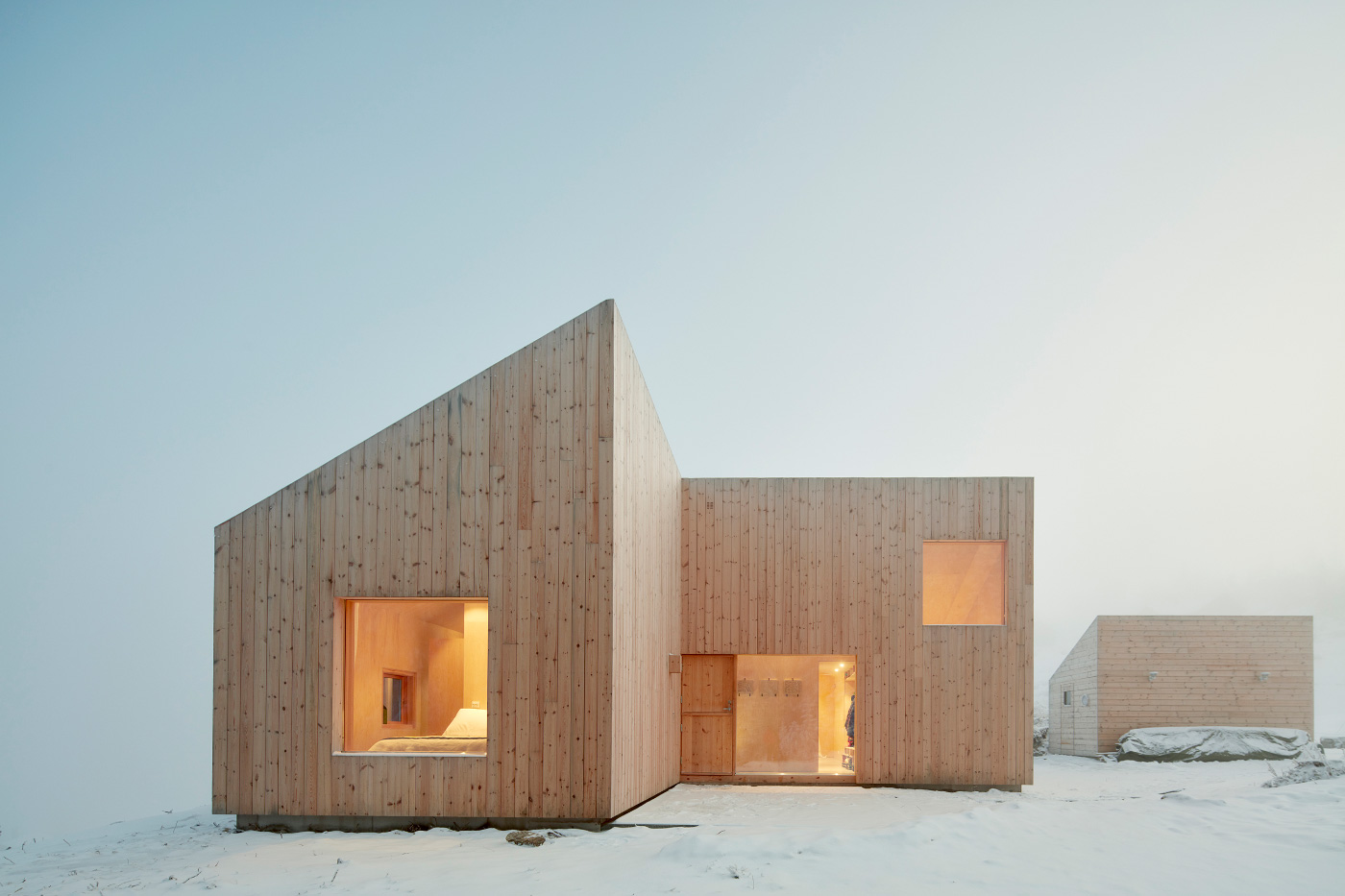 由2020年新兴之声获奖者设计的山墙木材住宅