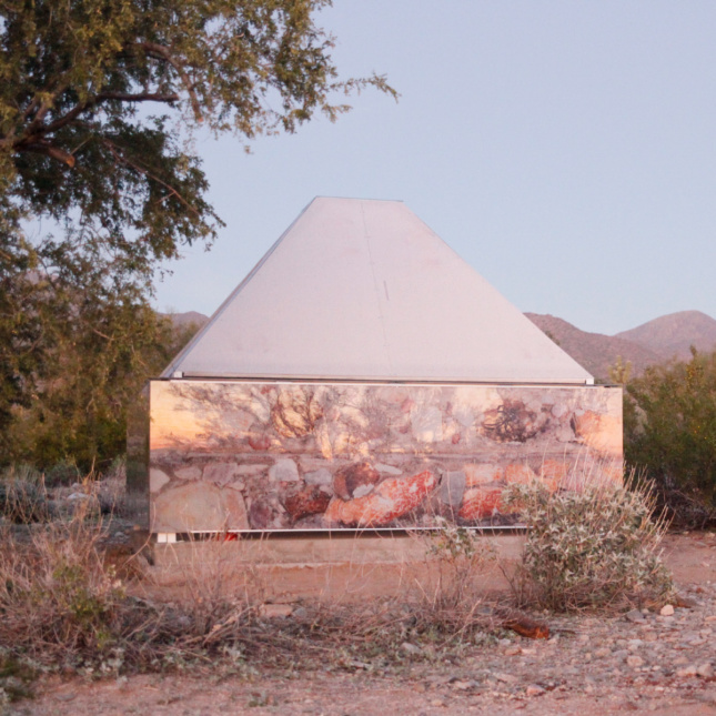 塔里耶森沙漠建筑的照片