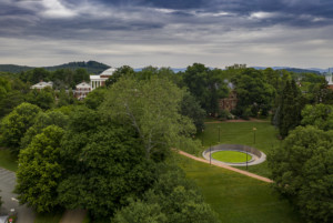 弗吉尼亚大学被奴役劳工纪念碑照片