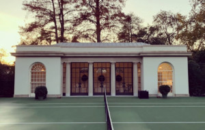 经典的白宫网球馆照片