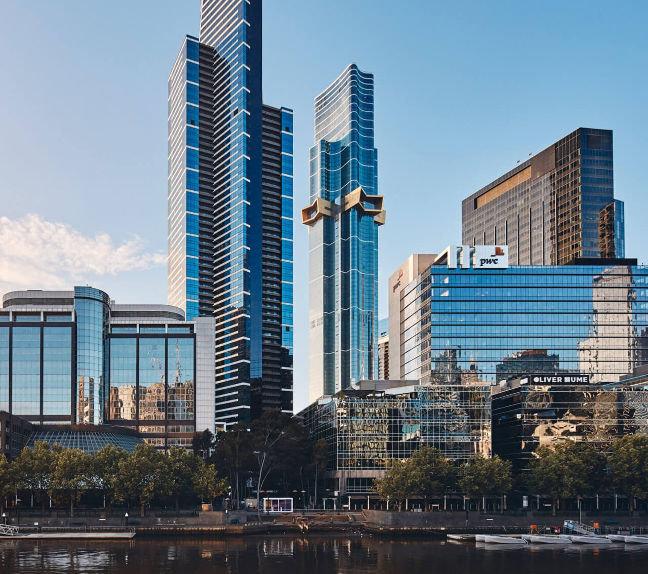 澳大利亚108号，一座带有星形观景台的大型玻璃摩天大楼