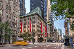 曼哈顿一家历史悠久的百货公司改建的图书馆的外景