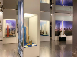 超高层摩天大楼展览的图片。