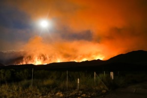 加州的野火失去了控制