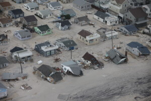 新泽西海岸被洪水淹没的房屋