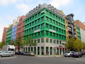 柏林一座色彩斑斓的公寓楼