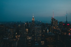 The new york city skyline at night
