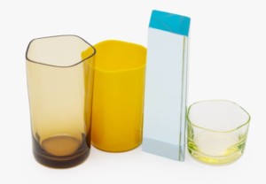 一组玻璃器皿，在乌克兰设计公司购买