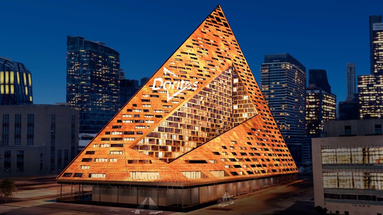 发光橙色的三角形建筑